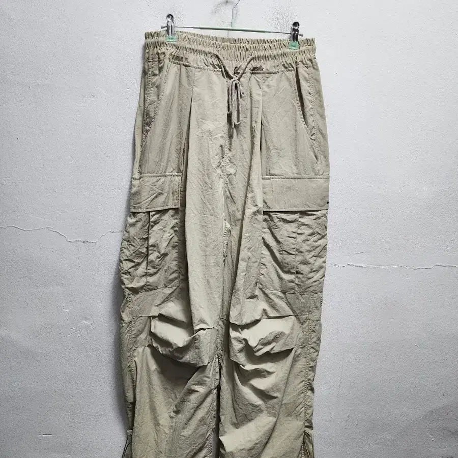 mile 마일가먼츠 베이지 파라슈트
