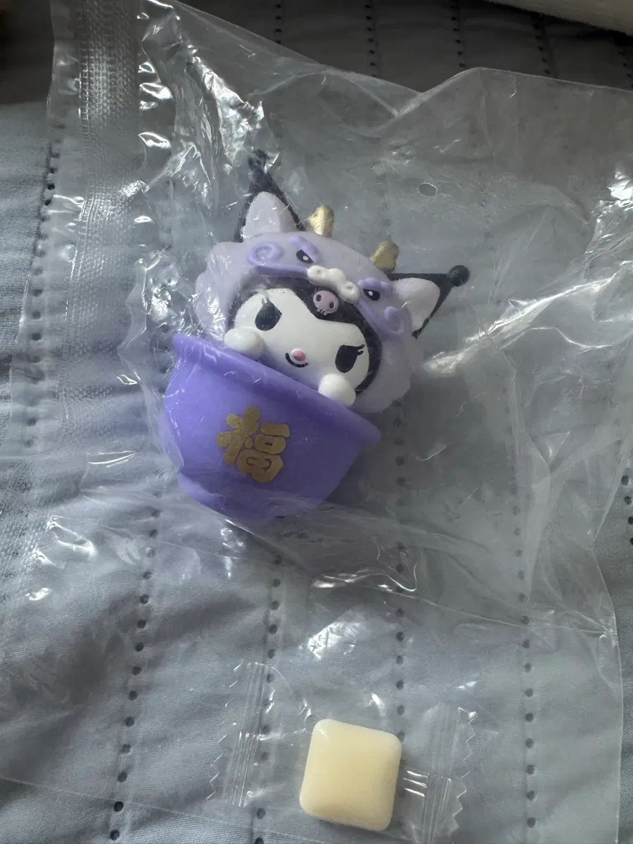 쿠로미 용용피규어