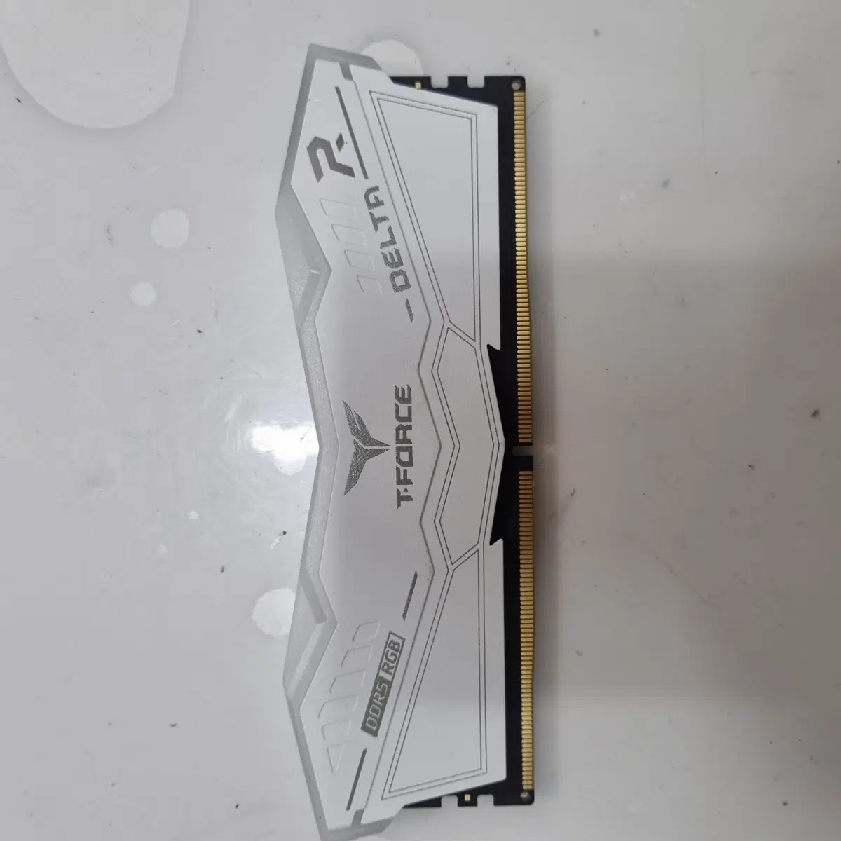 T-FORCE DELTA DDR5 16GB 5200 RGB 튜닝 램