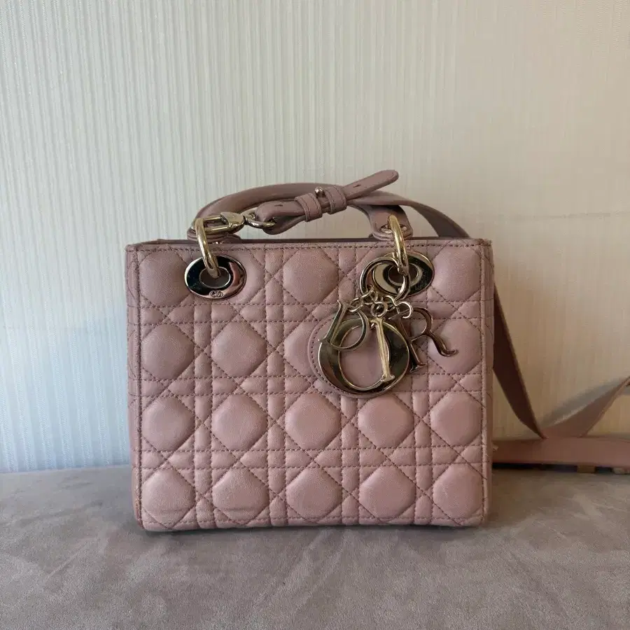 디올 레이디백 스몰 핑크 dior 크로스백 핸드백