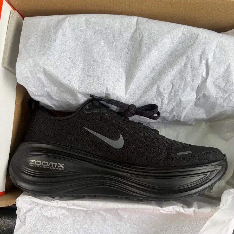 (새상품) 나이키 보메로 플러스 235 정가 219,000원
