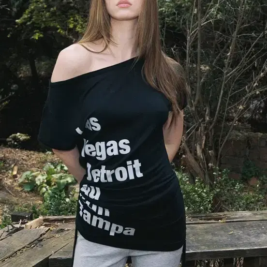 플리즈노팔로우 레터링 셔링 탑 Sara Lettering Shirring Top (Black)