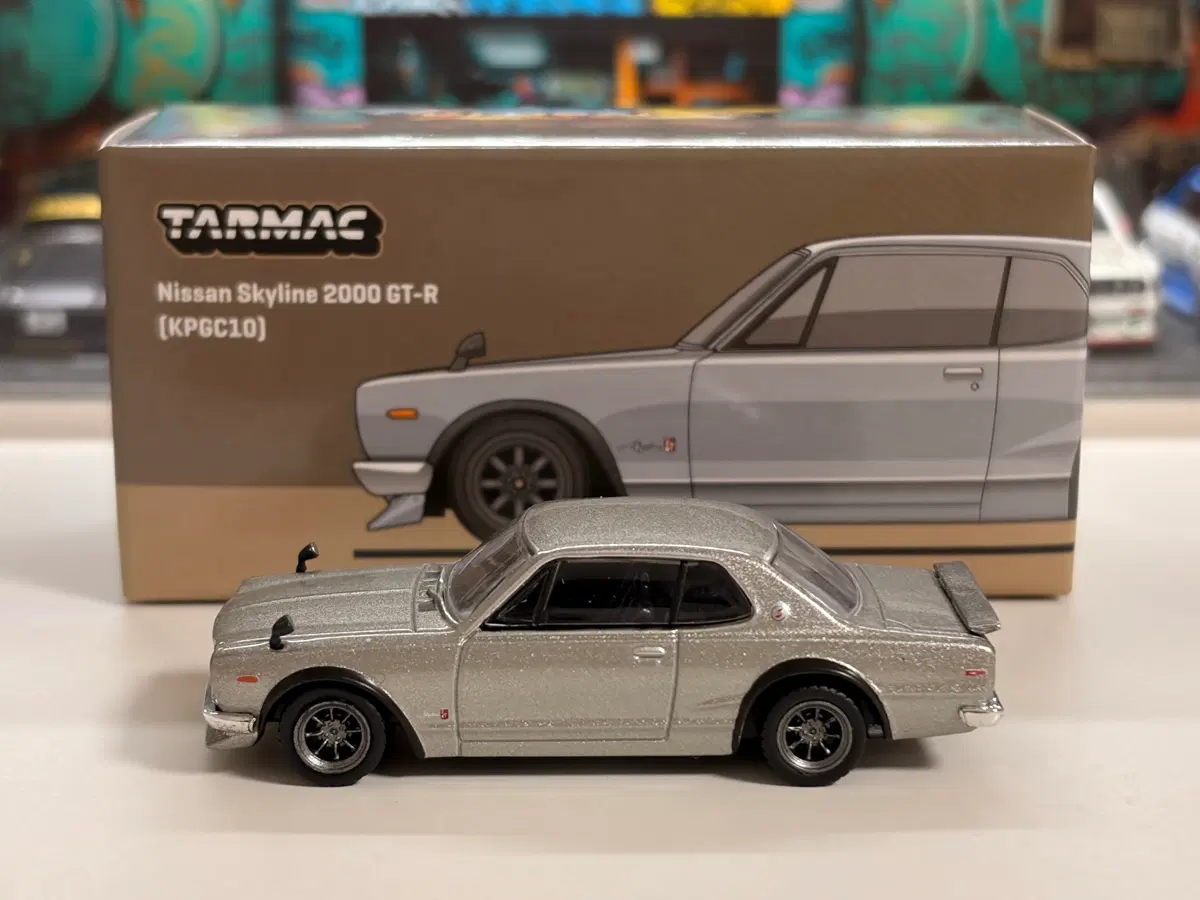 타막웍스(TARMAC Works) 닛산 스카이라인 2000GT-R 1:64모델