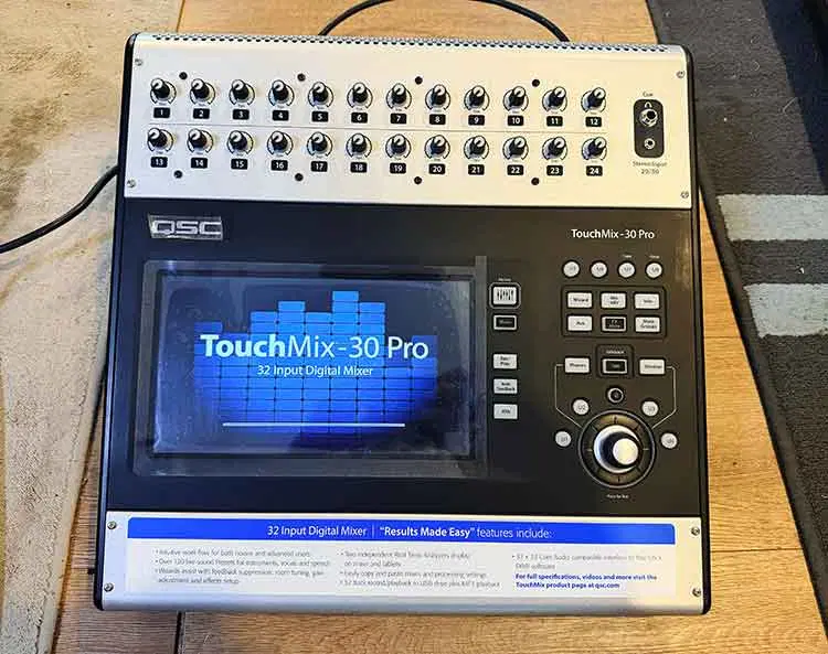 QSC 30채널 디지털 믹서 TouchMix-30 Pro