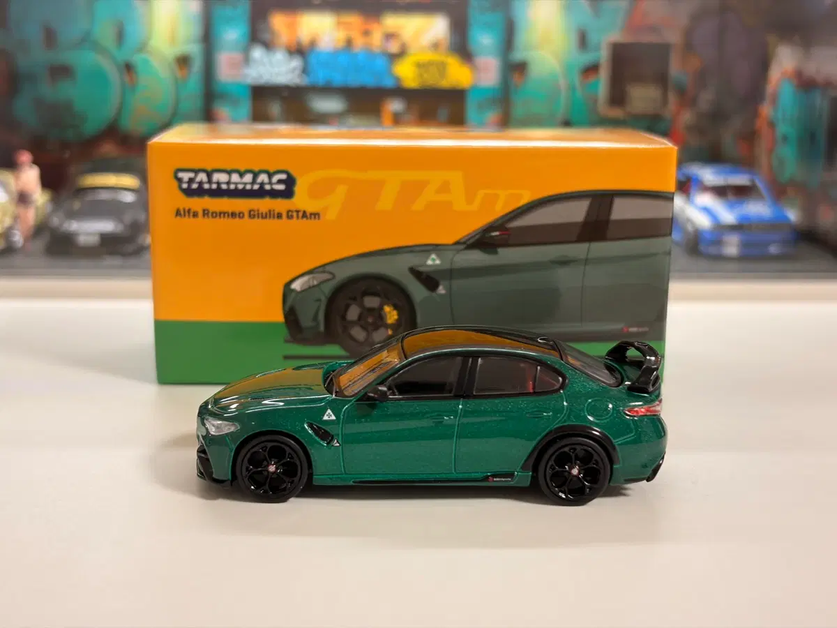 타막웍스(TARMAC Works) 알파로메오 줄리아 GTAm 1:64모델