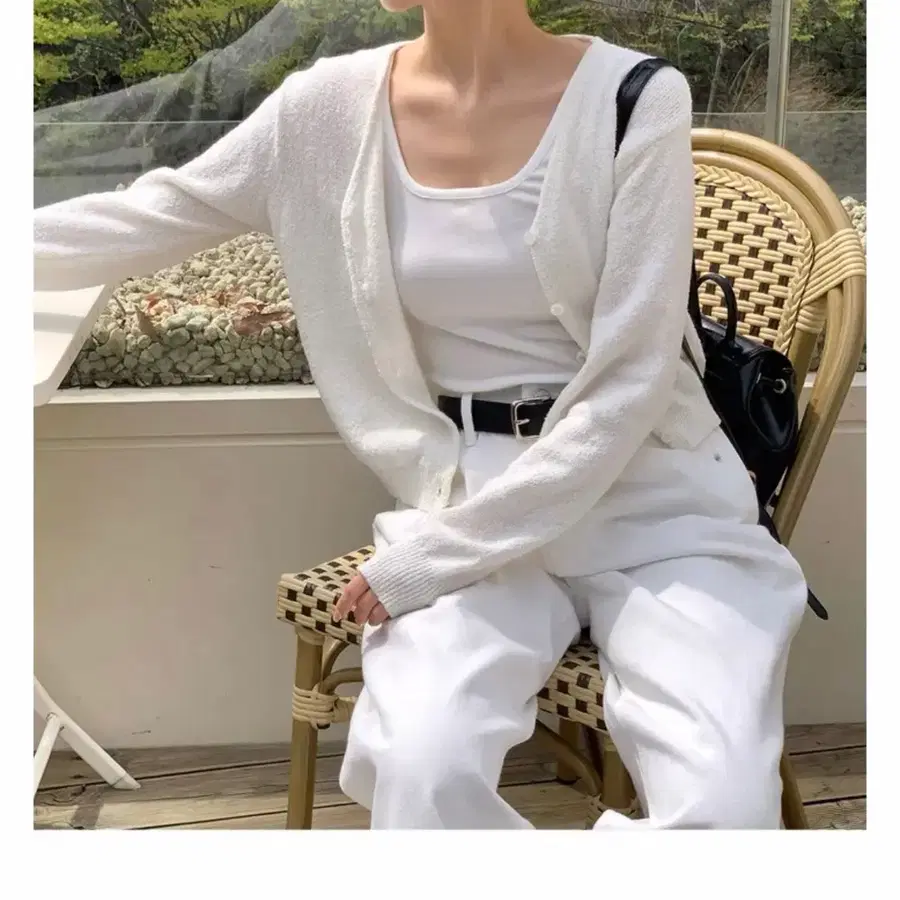 니어웨어 살안타가디건 언유즈얼리 시에나 브이넥 가디건 데이트룩/출근룩/하객룩 에이블리