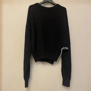 ZARA 비쥬 장식 블랙 니트 스웨터