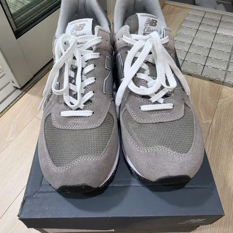 뉴발란스 574 그레이(300) 팝니다.