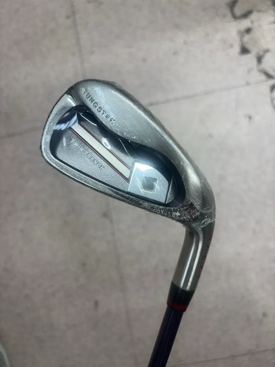 다이와 온오프 mp-518 4번 아이언단품 그라파이트 R강도 미개봉 중고판매합니다.
