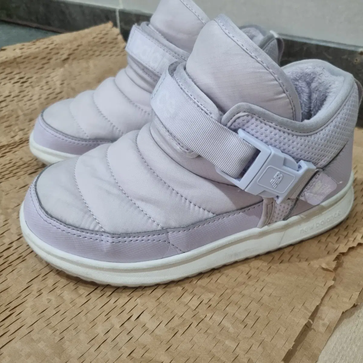 뉴발란스 키즈 패딩 부츠 210