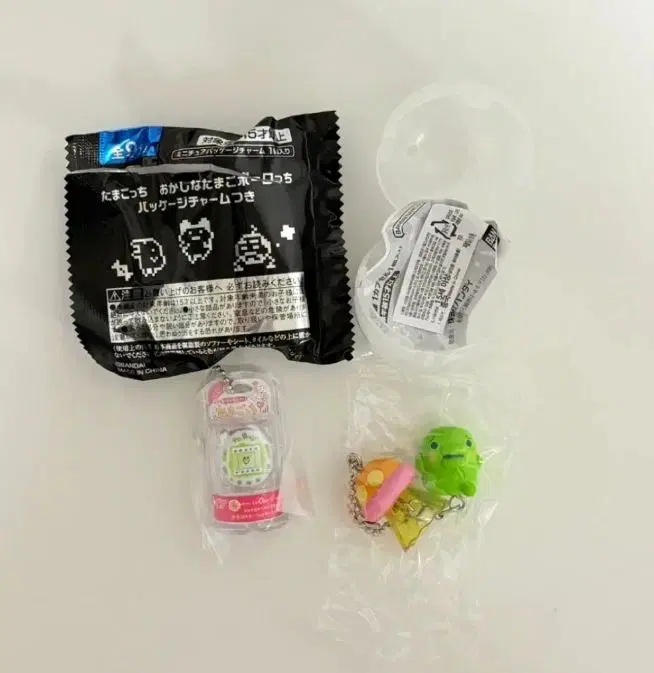 미개봉 일괄) 다마고치 식완 볼로치 네잎클로버 주댕치 구치파치 ufo 우주선 키링 가챠 피규어