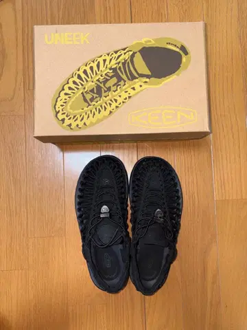 KEEN UNEEK 아웃도어 샌들 블랙