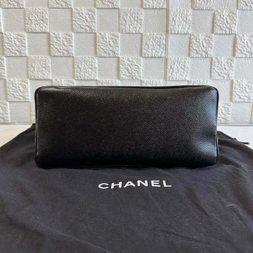 샤넬 CHANEL 은장 메달리온 토트백 A01804 사진 4