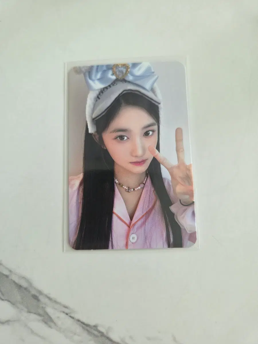 아이브 아이엠 사웨 럭드 잠옷 이서