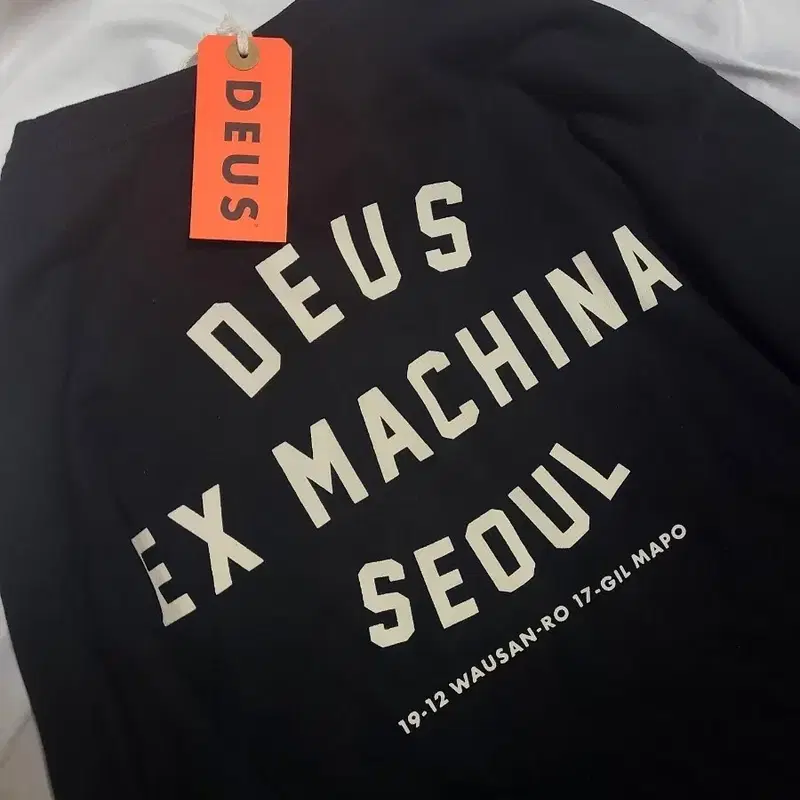 #(정품/새상품)데우스 롱슬리브 판매합니다~