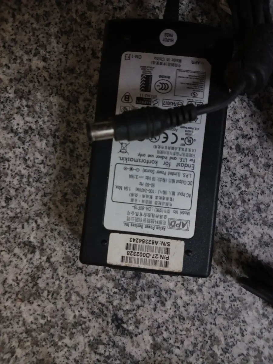 노트북 어댑터 DA-60F19- 19V 3.16A