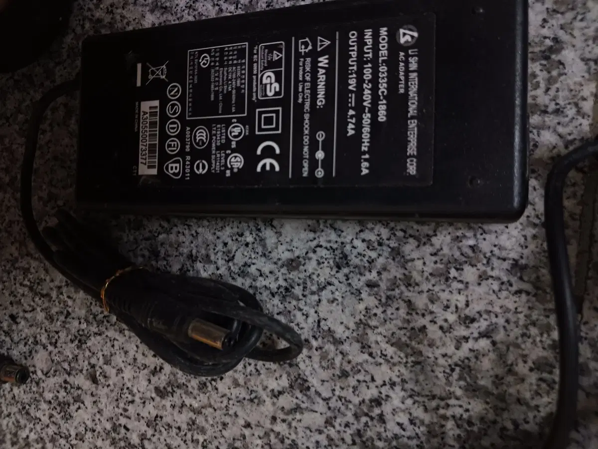 U SHIN 19V 4.74A AC 어댑터