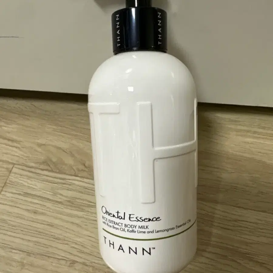 탄 THANN 오리엔탈 에센스 바디밀크 320ml(새상품)
