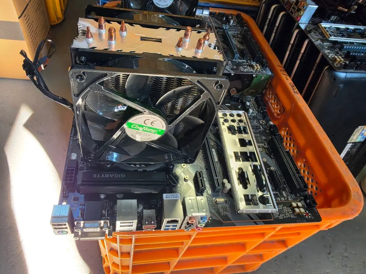 GIGABYTE H370 HD3 메인보드+i9 9900