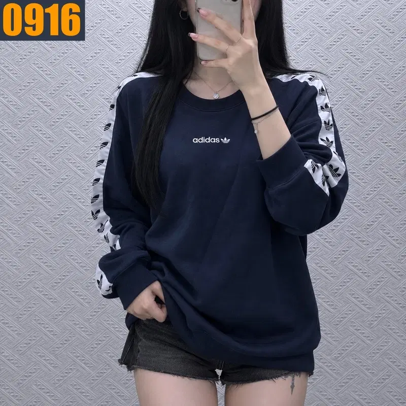 105 ADIDAS 아디다스 딥네이비 모노그램 테이핑 맨투맨 XL