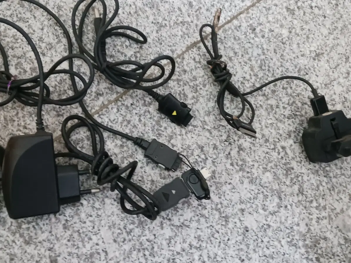 휴대폰 구형 충전기 케이블 30핀.폴더폰