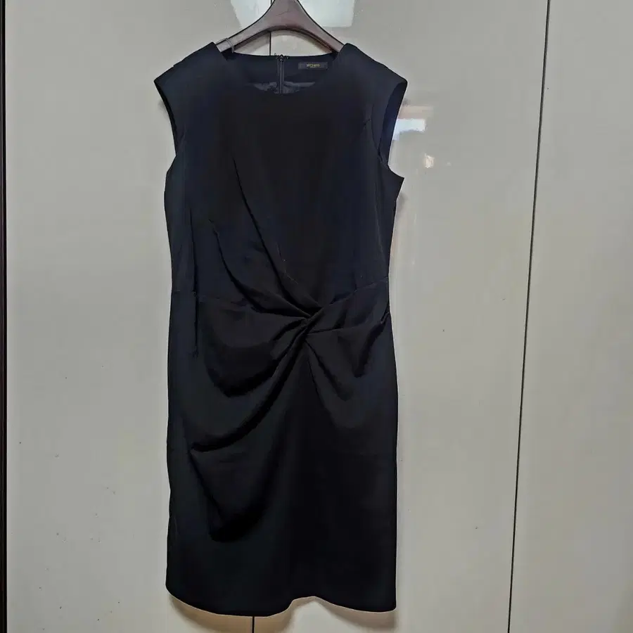쉬즈미스 블랙 원피스