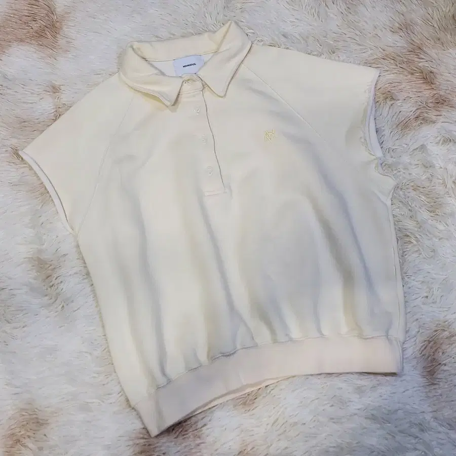 몽돌 카라 반팔 티셔츠