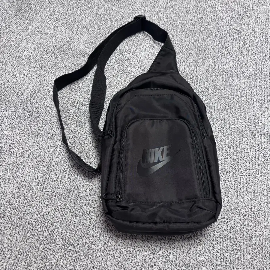 나이키 블랙 슬링백 0916