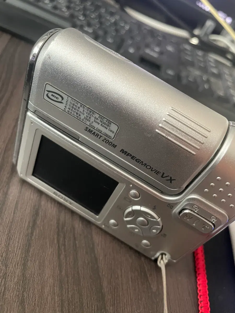 소니 사이버샷 DSC-F88