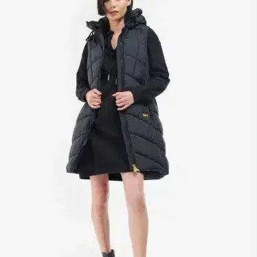 바버 barbour 인터내셔널 다운 베스트 패딩 us4 사이즈 정품