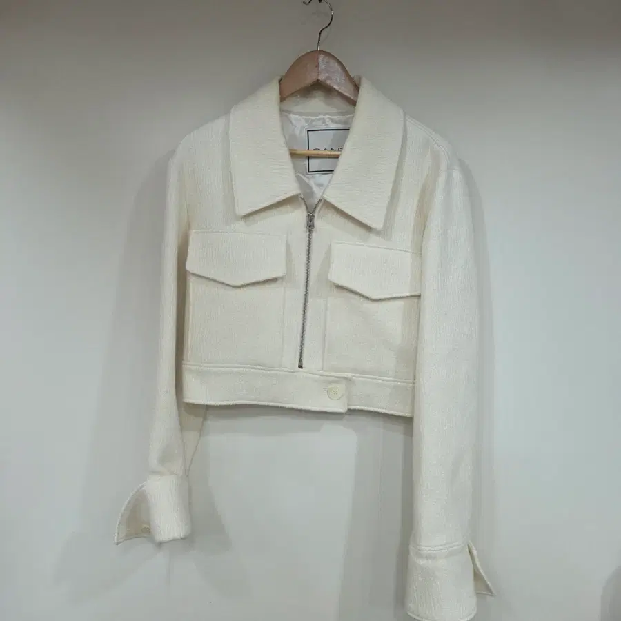 간트(GANT) 여성용 부클레 크롭 집업 재킷