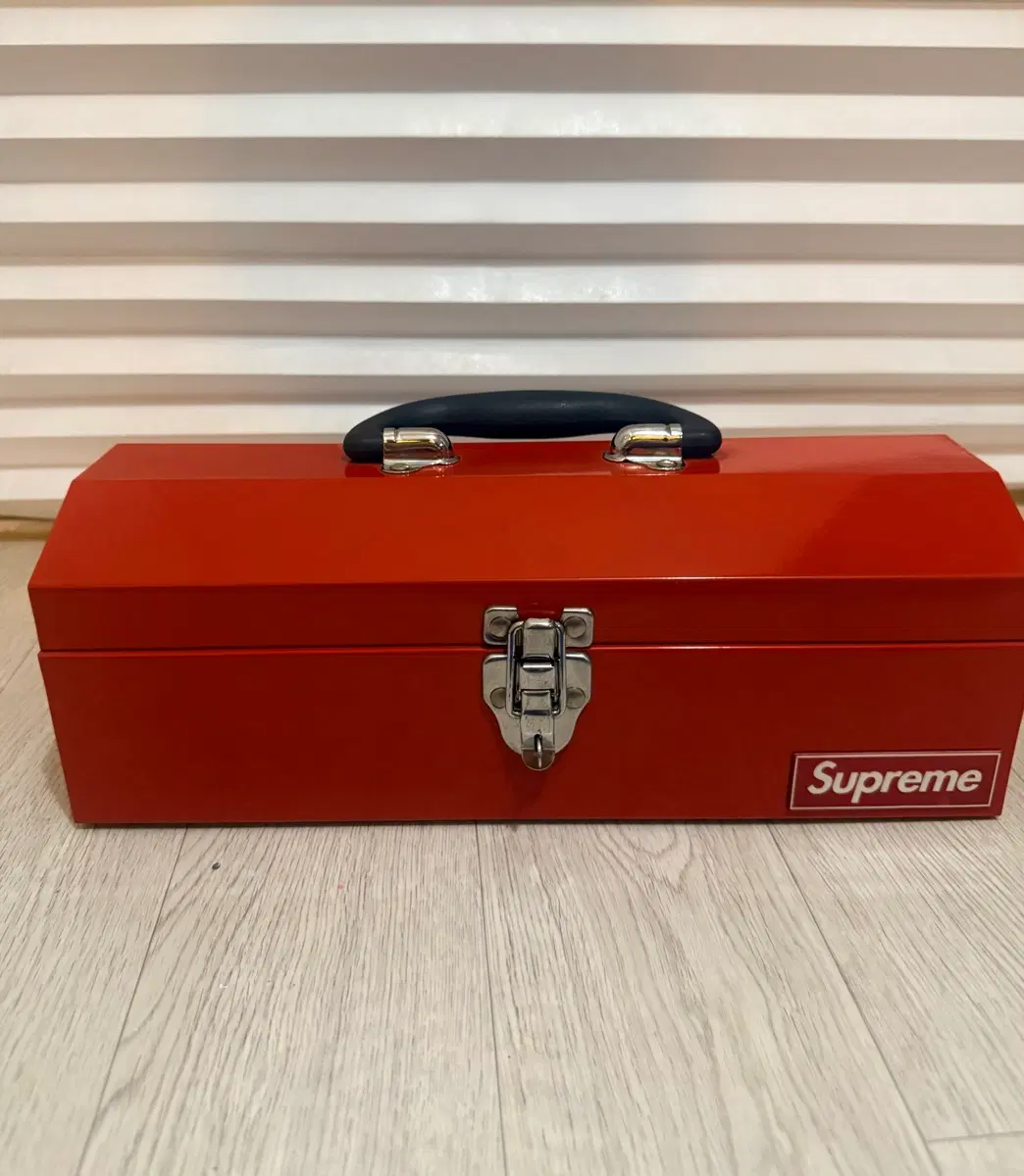 배송비포함!! 2014년 출시 슈프림 메탈 툴박스 Supreme Metal Toolbox 14FW 악세서리