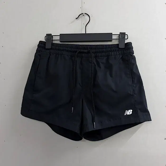 뉴발란스 러닝 반바지 S사이즈