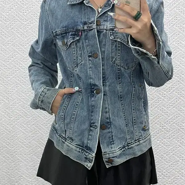 리바이스 캐주얼 빈티지 트러커 연청 데님자켓 S C14817