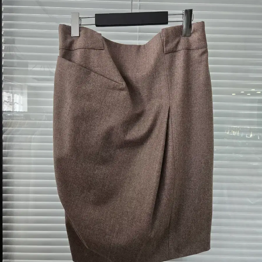 브루넬로 쿠치넬리 울 플란넬 비대칭 드레이프 스커트