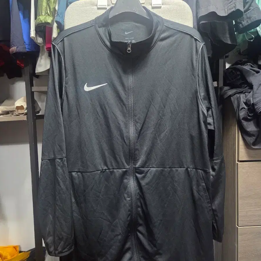 나이키 드라이핏 검정색 집업 자켓