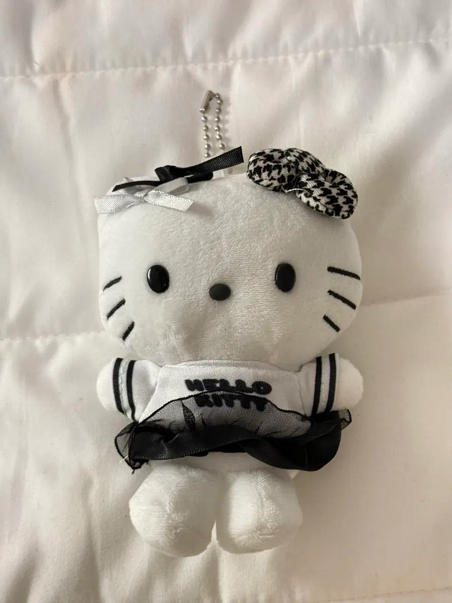 헬로키티 인형 키링 블랙