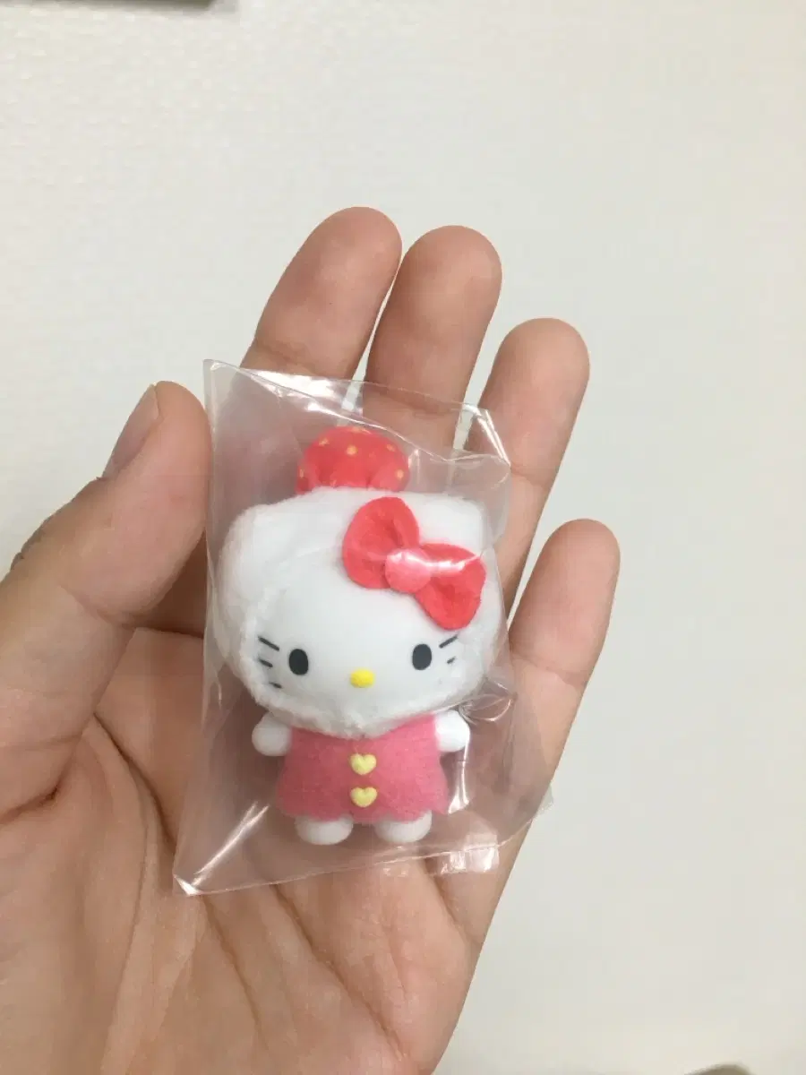 키티 치비토모 화과자 딸기모찌 산리오 헬로키티 키링