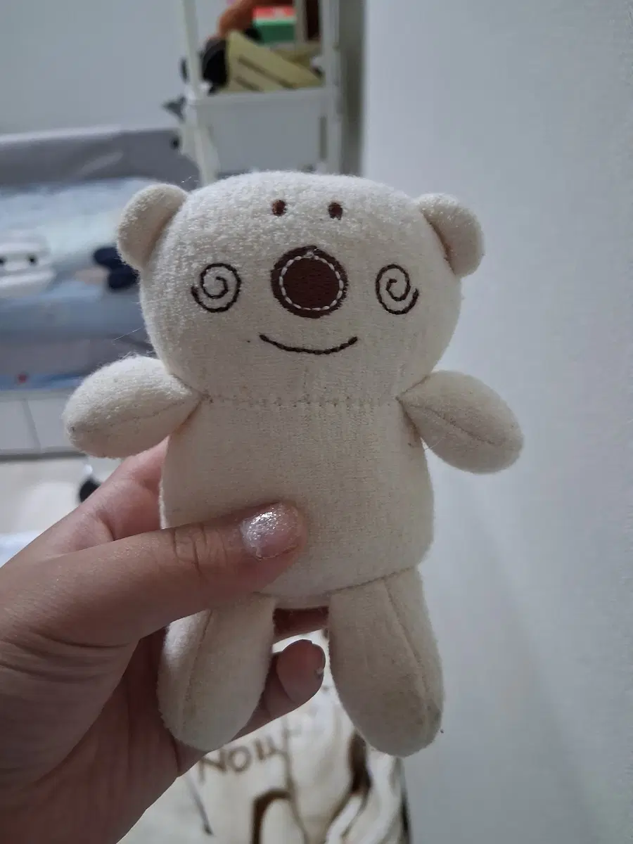 곰돌이 인형 아이보리색