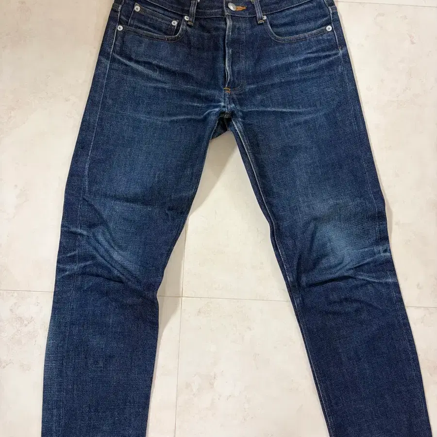 A.P.C 쁘띠 뉴 스탠다드 청바지