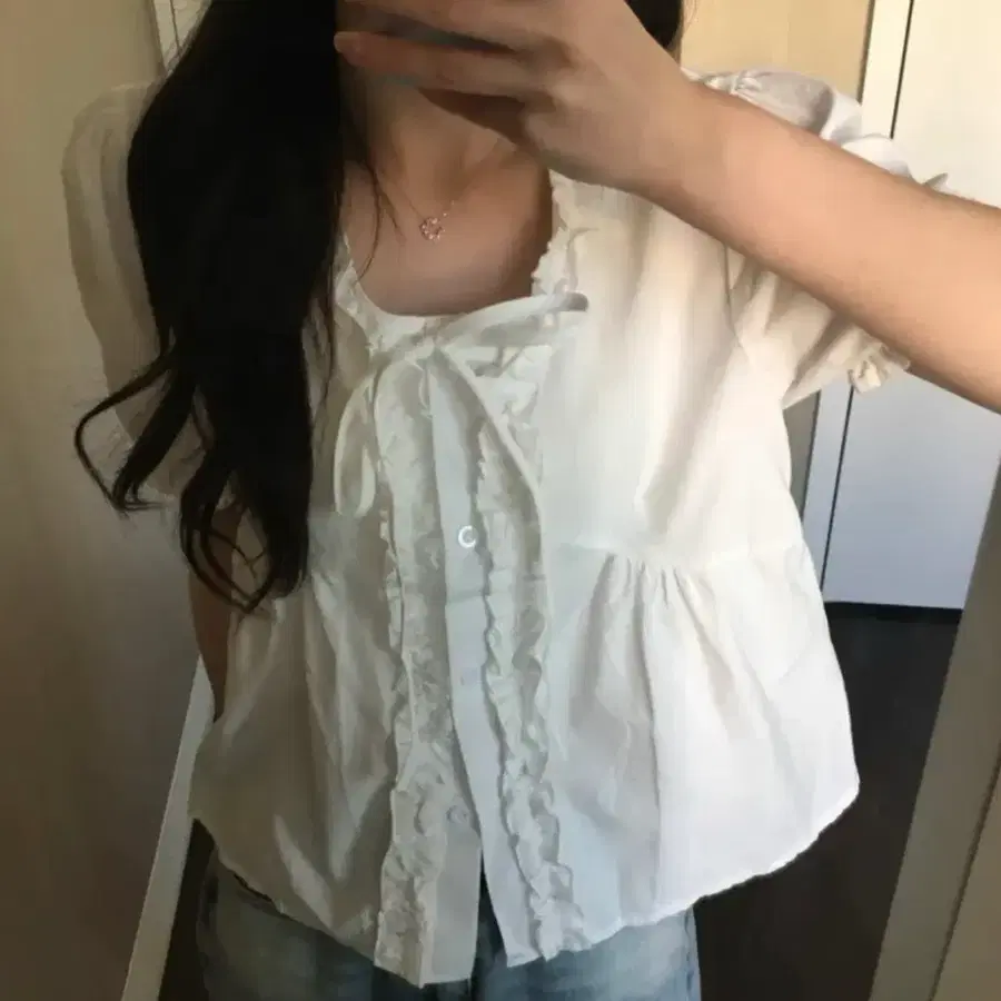 레핏 러블리 프릴 타이 리본 반팔 블라우스