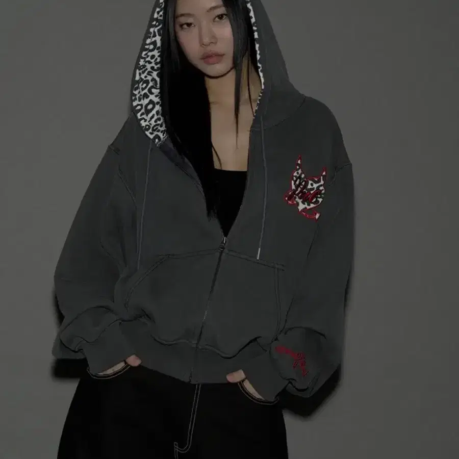 (구해요)플리즈노팔로우 레오파드 하트로고 후드집업