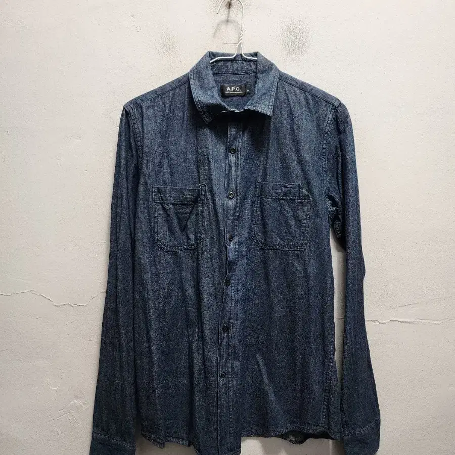 A.P.C. 미니멀 데님 셔츠
