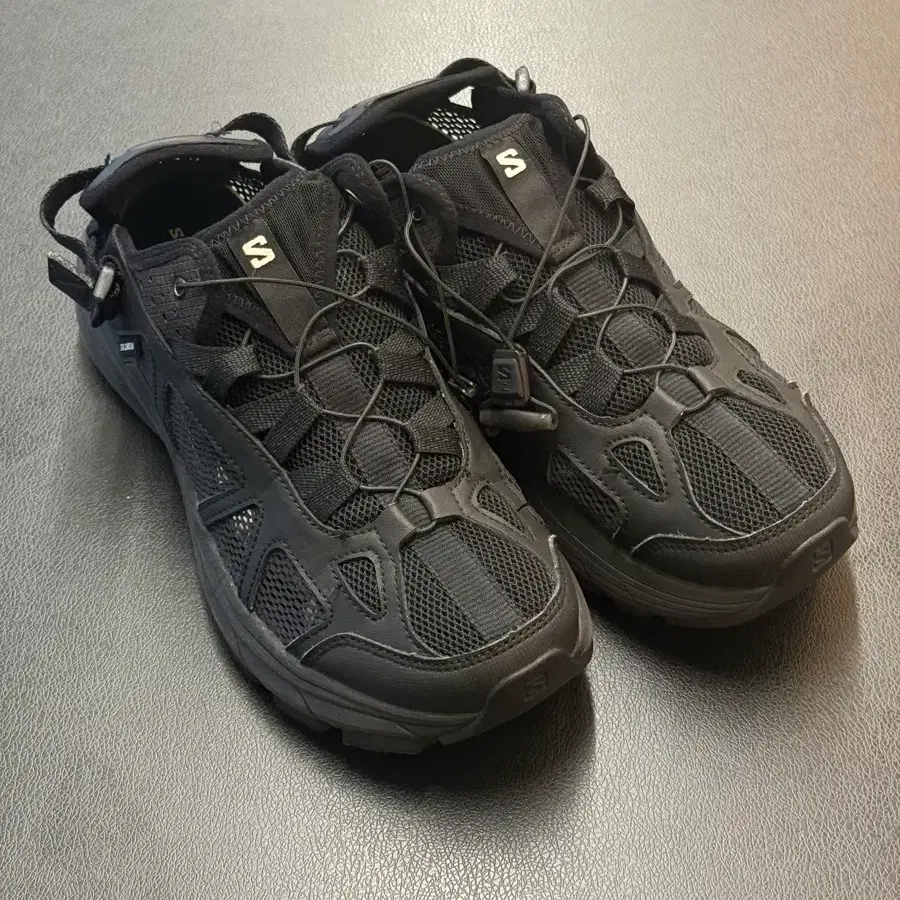 살로몬 테크소닉 로우 블랙 270 / Salomon Techsonic 474382