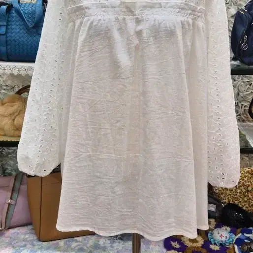 펀칭 블라우스 88 99