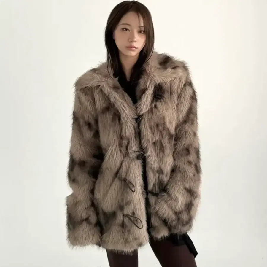 얼룩패턴 퍼 하프코트 떡볶이 무스탕 코트