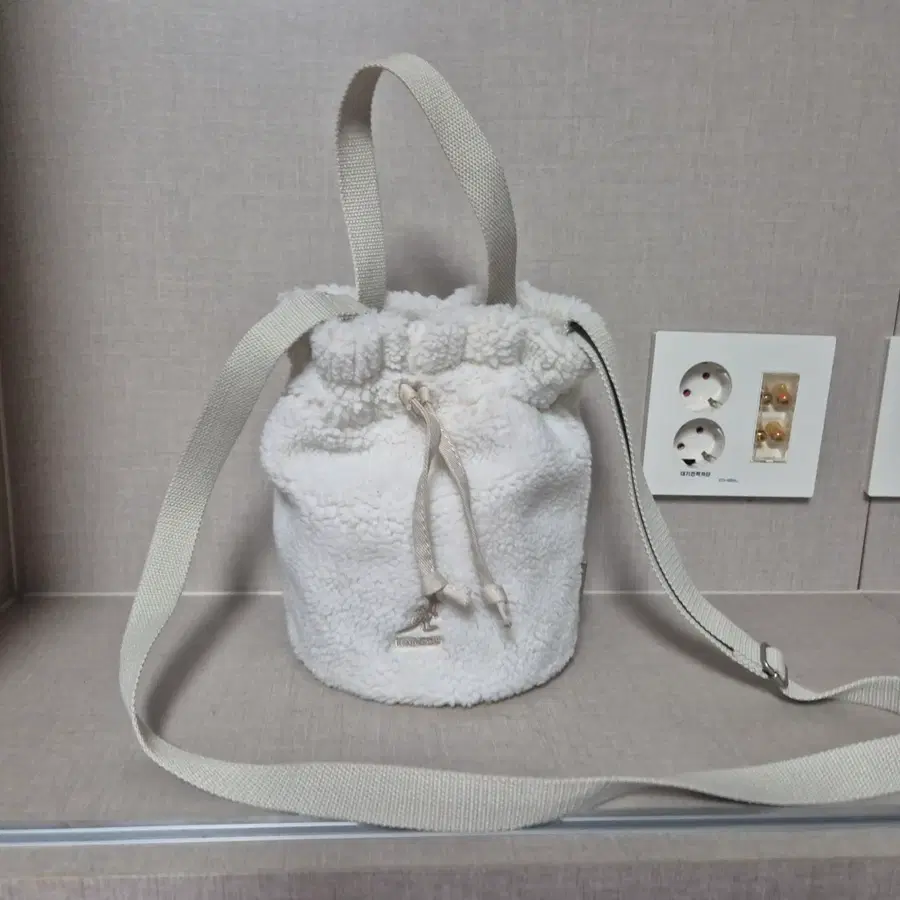 캉골 복조리가방 뽀글이 버킷백