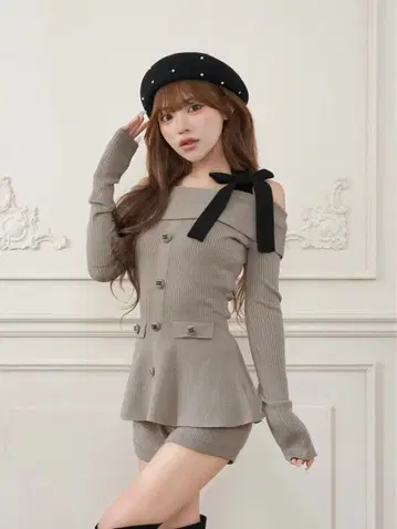 darich 홀터 리본 페라무 니트 셋업 GRY