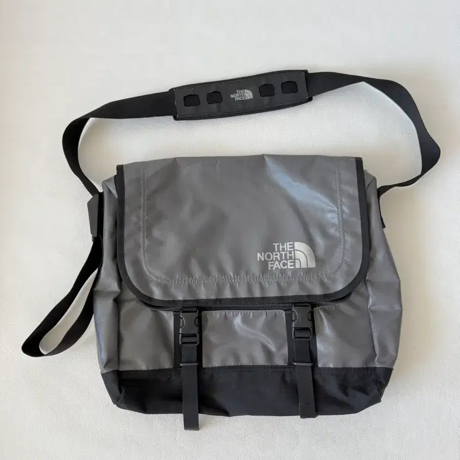 노스페이스(THE NORTH FACE) 메신져백(큰사이즈)