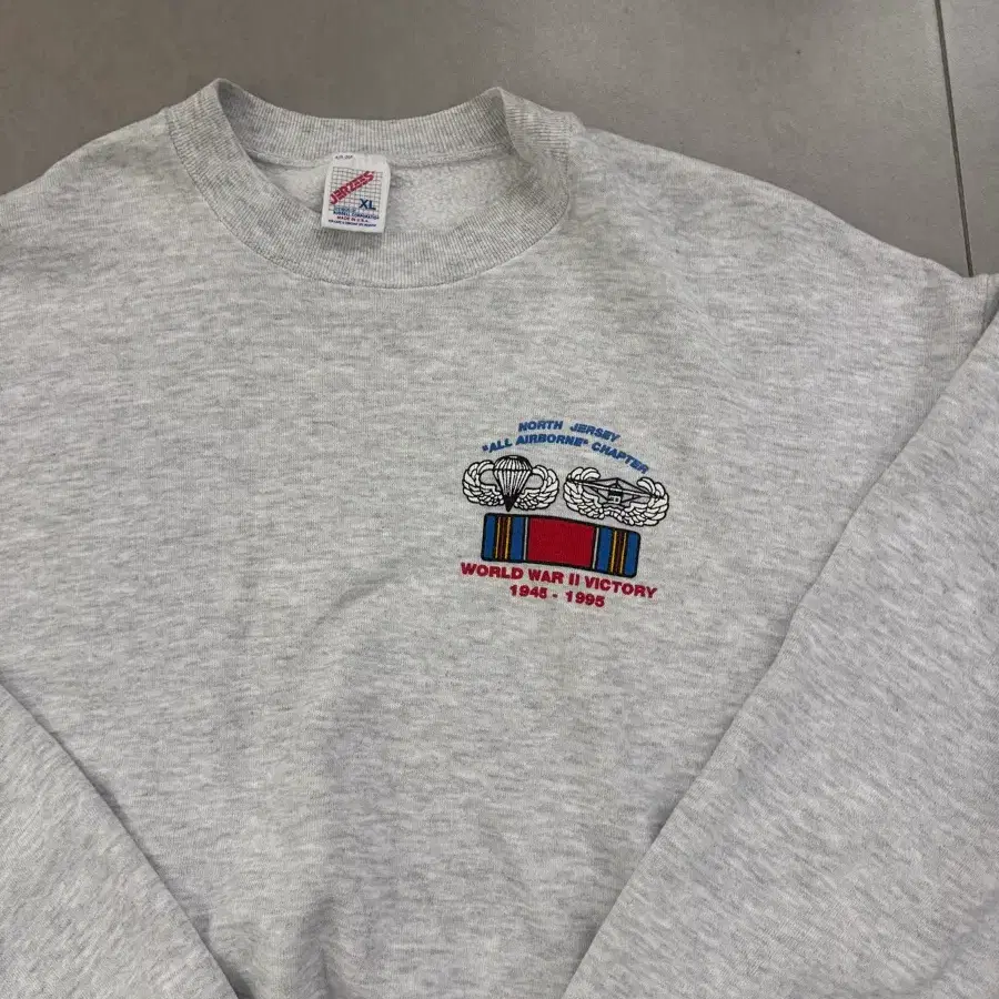 90s JERZEES USA WWII Victory Airborne 빈티지 스웻셔츠